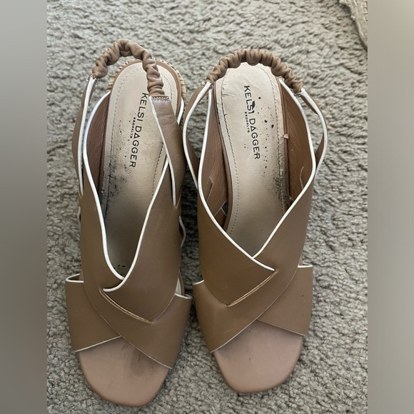 Heels with criss cross toe strap and striped thick heel - Picture 2 of 7